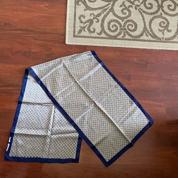 Esprit Scarf Long rectangular Head Wrap navy blue yellow white champagne silver - Picture 3 of 9